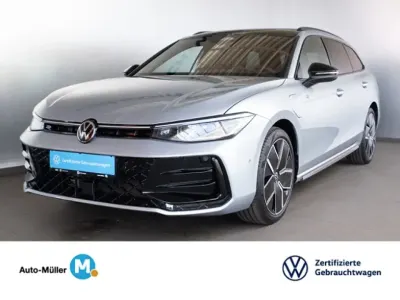 Gebraucht VW Passat R-line 175 PS (128 kW) 2025 Oyster silver metallic (metallic) Kombi