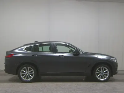 Begagnad BMW X4 Advantage 190 HK (139 kW) 2020 Grå SUV