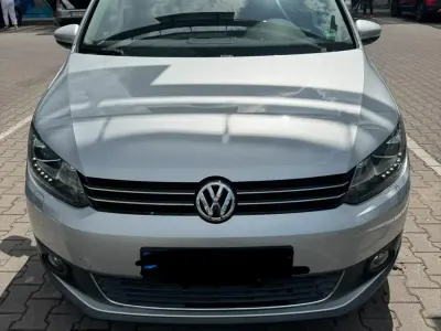 Używany VW Touran Cross 140 KM (102 kW) 2011 Srebrny Minivan