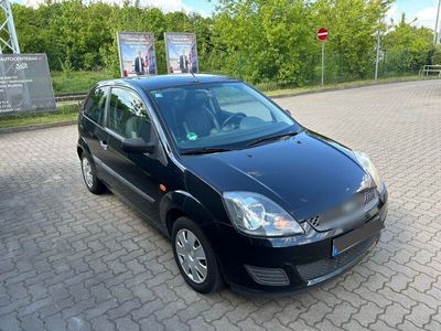 gebraucht Ford Fiesta 1.3