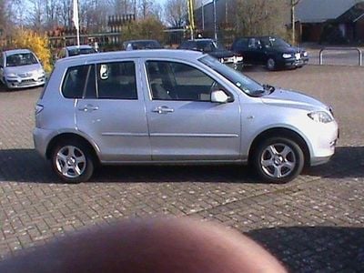 Gebraucht Mazda 2 Active 80 PS (58 kW) 2008 Sternsilber metallic Kleinwagen