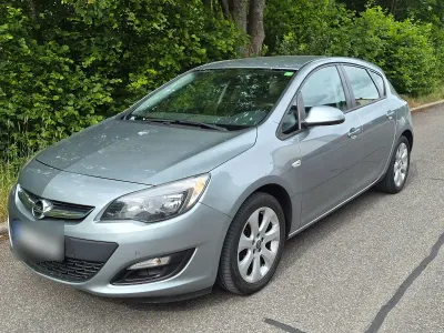 Gebraucht Opel Astra Style 140 PS (102 kW) 2014 Grau Limousine
