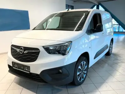 Gebraucht Opel Combo 131 PS (96 kW) 2020 White jade Van / Kleinbus