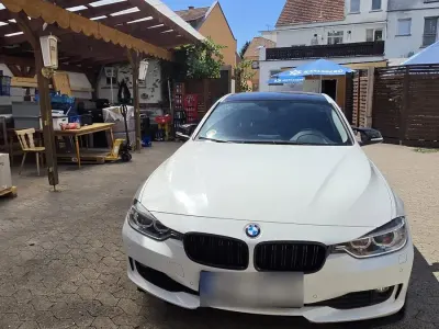 Gebraucht BMW 318 143 PS (105 kW) 2015 Weiß Limousine
