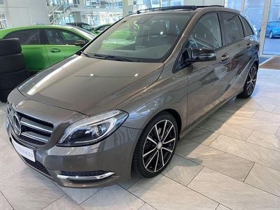 Gebraucht Mercedes B250 Night 211 PS (155 kW) 2013 Monolithgrau Van / Kleinbus