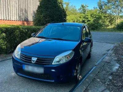 Gebraucht Dacia Sandero 74 PS (54 kW) 2009 Blau Kleinwagen