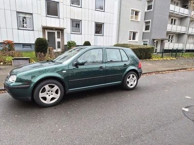 Grün Gebraucht 2000 VW Golf IV Basis Kombi | 3.550 € (Fairer Preis)