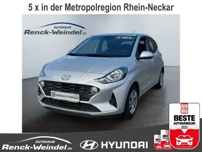 Gebraucht Hyundai i10 Trend 67 PS (49 kW) 2023 Silber Kleinwagen