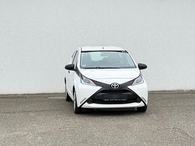 Second-hand Toyota Aygo 69 CP (50 kW) 2016 Alb Hatchback
