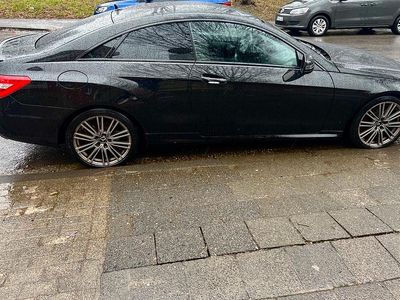 Gebraucht Mercedes E350 AMG 231 PS (169 kW) 2010 Schwarz Coupé