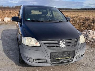 Gebraucht VW Fox 54 PS (39 kW) 2009 Schwarz Kleinwagen