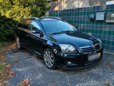 Gebraucht Toyota Avensis T2 126 PS (92 kW) 2007 Schwarz Kombi