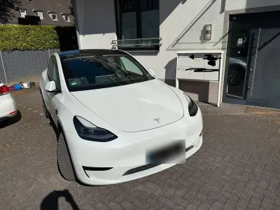 Usata Tesla Model Y RWD 219 kW (299 CV) 2023 Bianco SUV