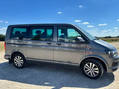Gebraucht VW Multivan 150 PS (110 kW) 2018 Grau Van / Kleinbus