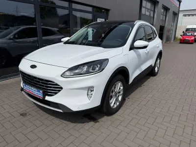 Gebraucht Ford Kuga Titanium 224 PS (164 kW) 2022 Weiß SUV