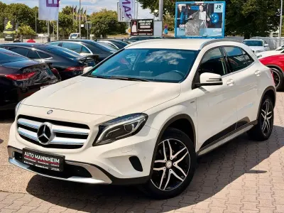Gebraucht Mercedes GLA200 Urban 136 PS (100 kW) 2016 Weiß SUV