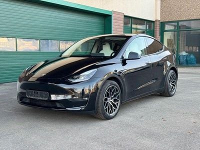 Schwarz Gebraucht 2023 Tesla Model Y SUV | 33.980 € (Fairer Preis)