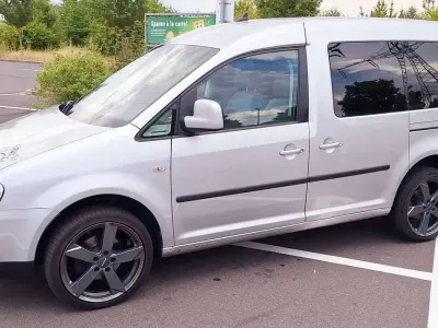 Gebraucht VW Caddy Maxi 105 PS (77 kW) 2008 Silber Van / Kleinbus