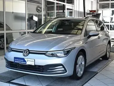 Gebraucht VW Golf VIII Style 150 PS (110 kW) 2022 Reflexsilber metallic Kombi