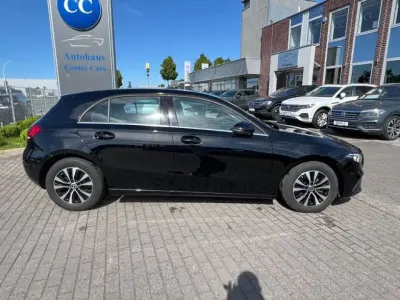 Gebraucht Mercedes A180 Business 116 PS (85 kW) 2023 Nachtschwarz Limousine