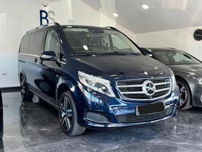 Blau Gebraucht 2016 Mercedes V250 Avantgarde Edition Van / Kleinbus | 35.900 € (Fairer Preis)
