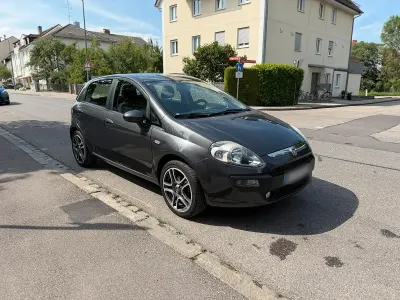 Gebraucht Fiat Punto 100 PS (73 kW) 2012 Grau Kleinwagen