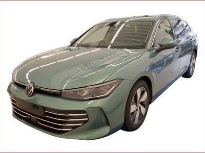 Grün Gebraucht 2025 VW Passat Elegance Kombi | 39.980 € (Fairer Preis)