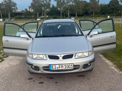 Gebraucht Mitsubishi Carisma 125 PS (91 kW) 1998 Silber Limousine