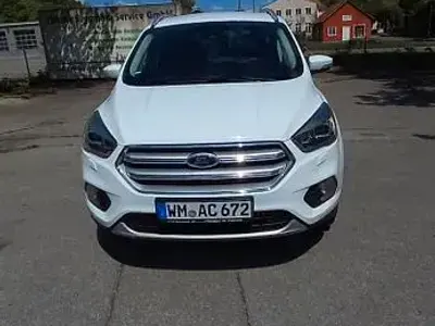 Gebraucht Ford Kuga Titanium 182 PS (133 kW) 2018 Weiß SUV