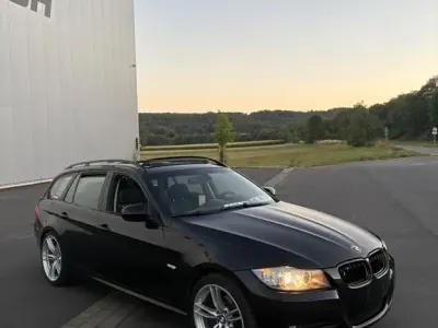 Gebraucht BMW 318 Sport Line 143 PS (105 kW) 2009 Schwarz Kombi