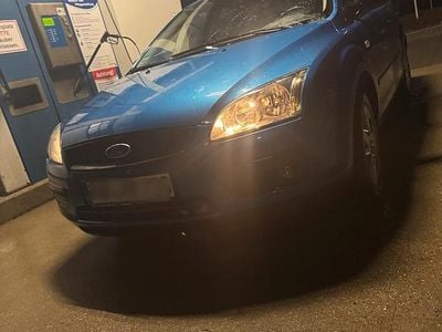 Blau Gebraucht 2005 Ford Focus Kombi | 1.899 € (Guter Preis)