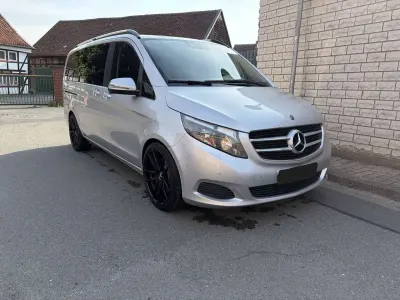Gebraucht Mercedes V220 Edition 163 PS (119 kW) 2017 Brillantsilber metallic Van / Kleinbus