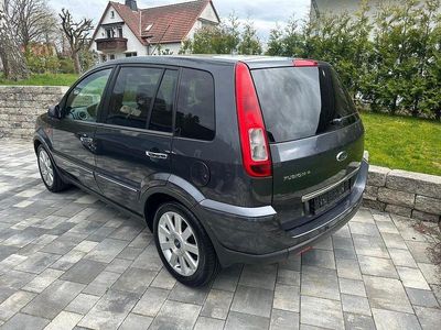 Gebraucht Ford Fusion Ambiente 101 PS (74 kW) 2009 Grau Kleinwagen