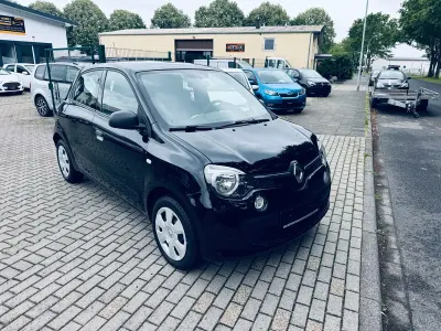 Gebraucht Renault Twingo Life 69 PS (50 kW) 2018 Schwarz Kleinwagen