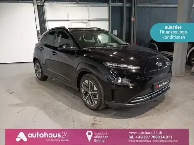 Gebraucht Hyundai Kona 100 kW (136 PS) 2023 Schwarz SUV