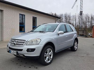 Gebraucht Mercedes ML320 224 PS (164 kW) 2007 Silber SUV