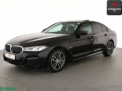 Gebraucht BMW 530e M Sport 292 PS (214 kW) 2023 Black sapphire Limousine