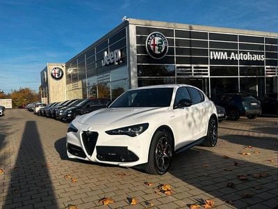 Weiß Gebraucht 2023 Alfa Romeo Stelvio Premium SUV | 41.890 € (Teuer)