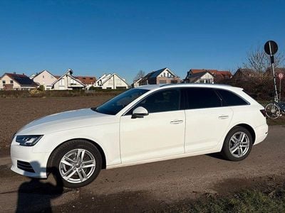 Gebraucht Audi A4 Design 122 PS (89 kW) 2018 Weiß Kombi