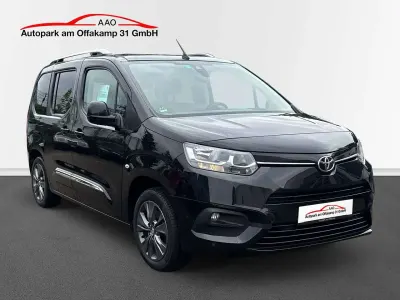 Gebraucht Toyota Proace Verso Executive 131 PS (96 kW) 2020 Sicily black Kombi