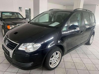 Deep black perleffekt Gebraucht 2009 VW Touran Trendline Van / Kleinbus | 3.498 € (Guter Preis)