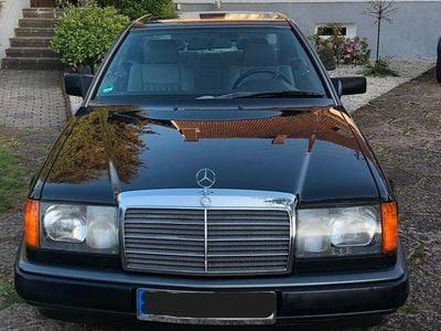 Schwarz Gebraucht 1989 Mercedes 230 Coupé | 7.500 €