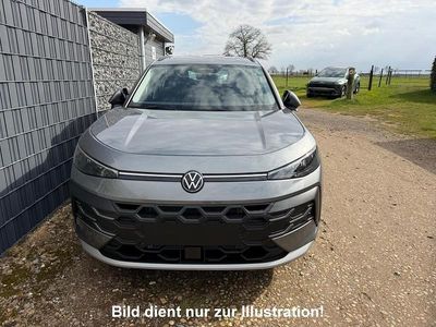 Nouă VW T-Roc Trendline 116 CP (85 kW) 2026 SUV