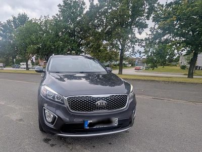 Grau Gebraucht 2015 Kia Sorento SUV | 15.400 € (Fairer Preis)
