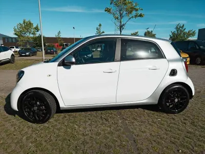 Gebraucht Smart ForFour Passion 71 PS (52 kW) 2015 Weiß Kleinwagen