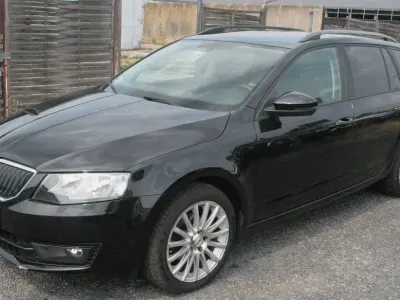 Gebraucht Skoda Octavia Ambition 105 PS (77 kW) 2014 Schwarz Kombi