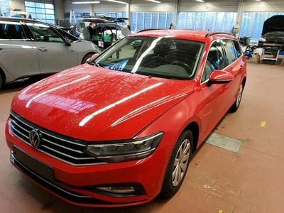 Gebraucht VW Passat Business 122 PS (89 kW) 2023 Tornadorot Kombi