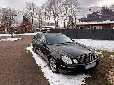 Gebraucht Mercedes 220 143 PS (105 kW) 2001 Schwarz Kombi