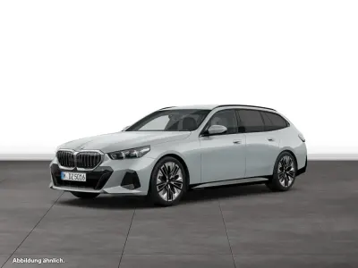 Gebraucht BMW 540 286 PS (210 kW) 2025 Brooklyn grau metallic Kombi