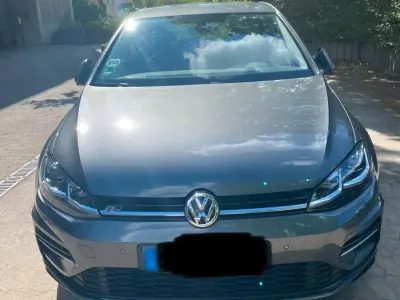 Gebraucht VW Golf VII R-line 150 PS (110 kW) 2019 Grau Limousine